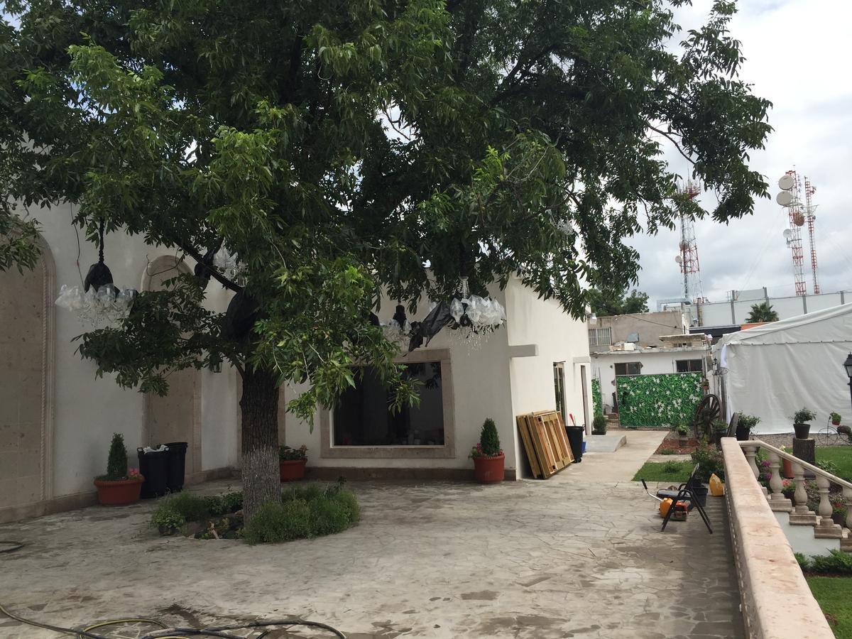 Los Nogales Inn Camargo Екстериор снимка