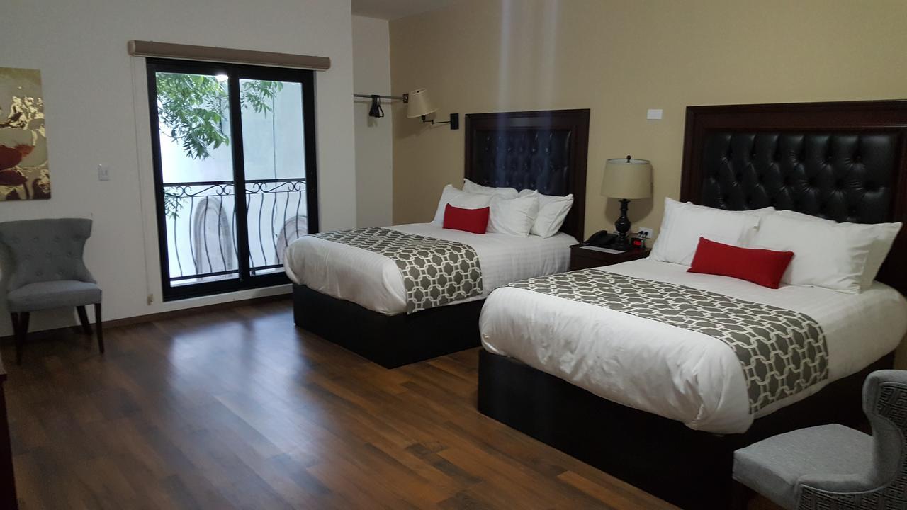 Los Nogales Inn Camargo Екстериор снимка